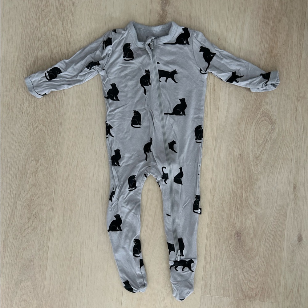 KYTE baby black cat footie 0-3 month